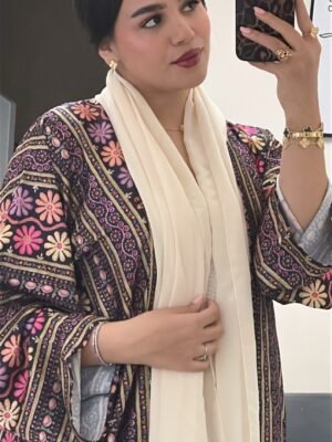 عباية كاندي اسود 
(منتج غير خاضع للتبديل)